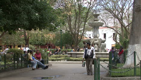 Guatemala-Antigua-plaza