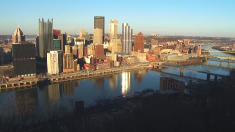 Wide-shot-of-downtown-Pittsburgh-PA