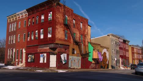 Buildings-are-painted-with-beautiful-art-in-a-Baltimore-slum-6