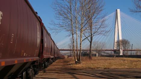 Güterwagen-Stehen-In-Einem-Industriegebiet-Von-St-Louis-Missouri