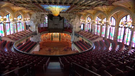 Pan-across-a-beautiful-performing-arts-hall-in-Barcelona-Spain-2