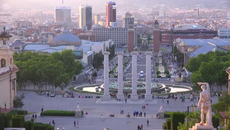 Die-Innenstadt-Von-Barcelona-Spanien-Ist-Von-Den-Stufen-Des-Nationalpalastes-Aus-Zu-Sehen