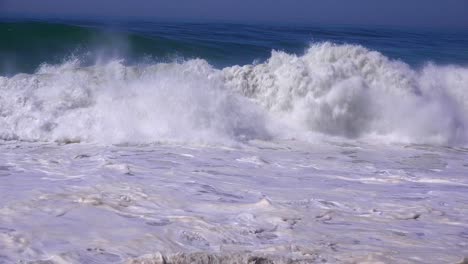 A-large-storm-in-Southern-California-causes-a-huge-swell-and-crashing-surf-1