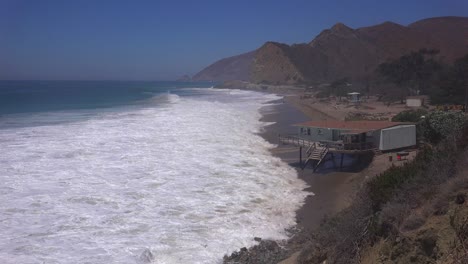 A-house-along-the-Malibu-coastline-collapses-into-the-sea-after-a-major-storm-surge-1