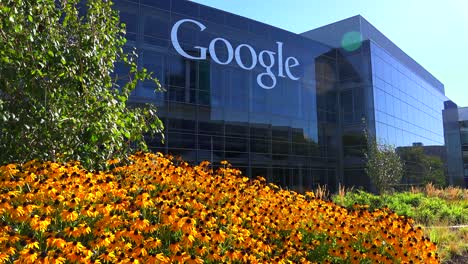 Eröffnungsaufnahme-Des-Google-Hauptquartiers-In-Silicon-Valley,-Kalifornien-2