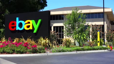 Establishing-shot-of-eBay-Headquarters-in-silicon-valley-california