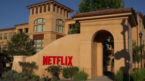 Establishing-shot-of-Netflix-Headquarters-in-silicon-valley-california