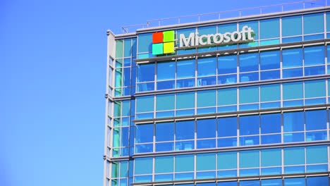 Eröffnungsaufnahme-Der-Microsoft-Zentrale-In-Silicon-Valley,-Kalifornien-5
