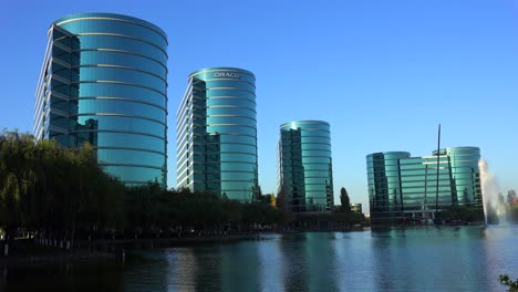 Establishing-shot-of-Oracle-Headquarters-in-Silicon-Valley-California-in-golden-light