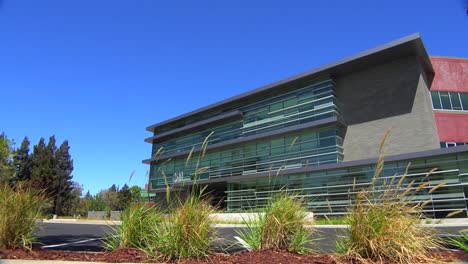 Establishing-shot-of-the-exterior-of-a-generic-modern-office-building-6