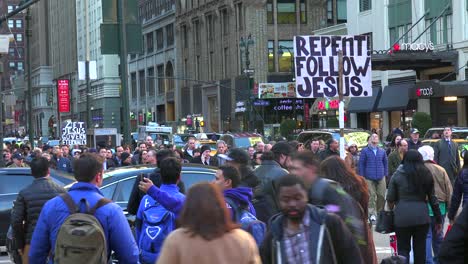 The-busy-streets-of-Manhattan-New-York-include-religious-people-urging-conversion-to-Jesus-1
