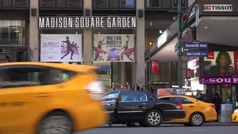Establishing-shot-of-Madison-Square-Garden-in-New-York-City