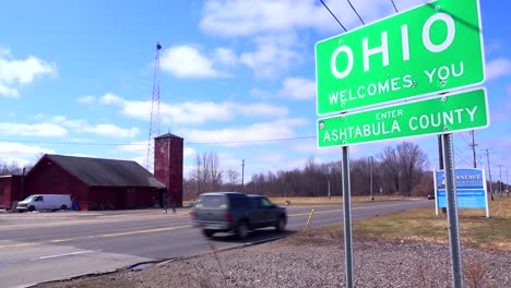 Un-Cartel-Da-La-Bienvenida-A-Los-Visitantes-A-Ohio-1