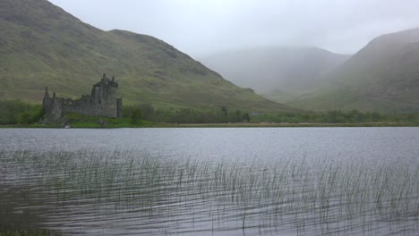 El-Castillo-De-Kilchurn-En-Loch-Awe-Escocia