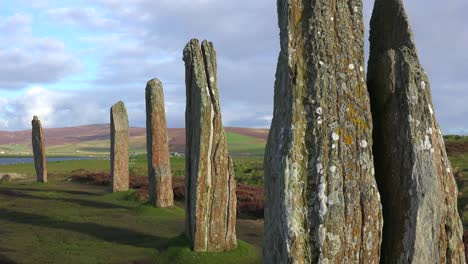 Die-Heiligen-Brodgar-Kreisförmigen-Keltischen-Steine-Auf-Den-Orkneyinseln-In-Nordschottland-1