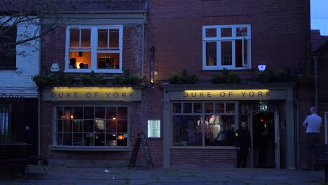 Eine-Bar-Oder-Ein-Pub-In-Der-Stadt-York-England-Bei-Nacht