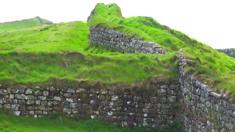 An-establishing-shot-of-Hadrians-Wall-in-northern-England-1