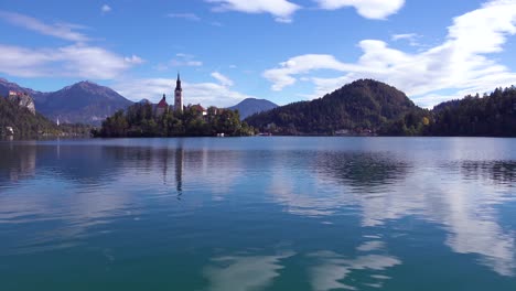 Schöne-Aufnahme-Von-See-Bled-Und-Insel-Schloss-Slowenien-1