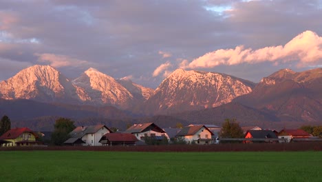 Time-lapse-shot-of-houses-and-chalets-in-the-Julian-Alps-in-Slovenia
