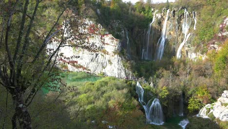 Beautiful-waterfalls-flow-through-lush-green-jungle-at-Plitvice-National-Park-in-Croatia-9