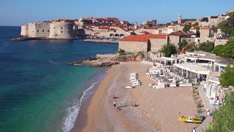 Una-Buena-Foto-De-Establecimiento-De-Dubrovnik,-Croacia