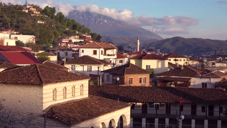 Beautiful-establishing-shot-of-Berat-Albania