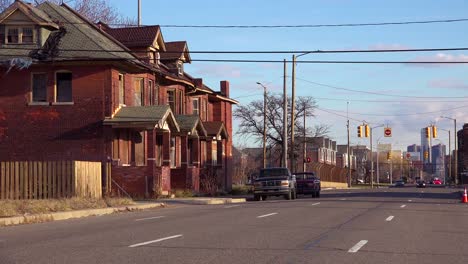Viejo-Barrio-Ruinoso-Cerca-De-Detroit,-Michigan