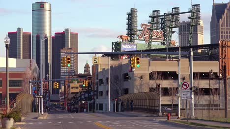 Establishing-shot-of-downtown-Detroit-Michigan-with-GM-tower-and-Ford-Field