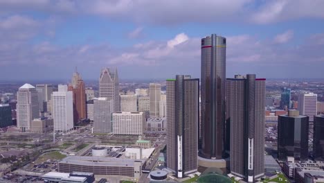Aerial-shot-of-downtown-Detroit-with-GM-tower-and-Detroit-River-3