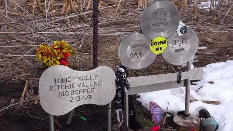 Die-Buddy-Holly-Memorial-Flugzeugabsturzstelle-Im-Clear-Lake-Iowa-3
