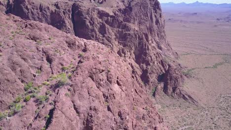 Eine-Antenne-über-Den-Kargen-Und-Hohen-Gipfeln-Der-Sonora-wüste-In-Arizona-3