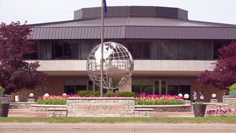 Establishing-shot-of-Amway-corporate-headquarters-in-Grand-Rapids-Michigan-1