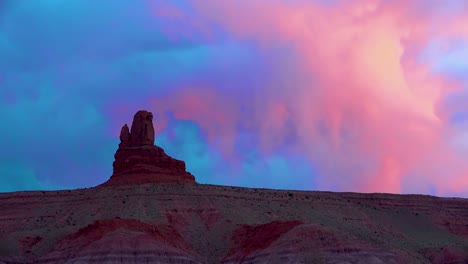 Amazing-time-lapse-of-clouds-moving-over-a-mountain-peak-near-Monument-Valley-2