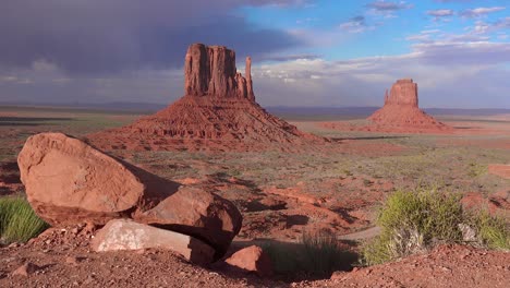 Establishing-shot-of-Monument-Valley-Navajo-Tribal-Park-Utah-3