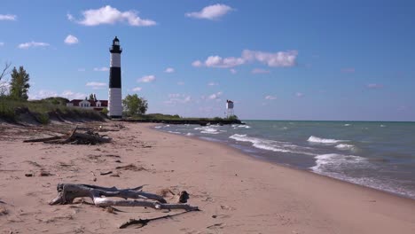 Der-Große-Sable-Point-Lighthouse-In-Der-Nähe-Von-Ludington-Michigan-Ist-Ein-Wunderschönes-Wahrzeichen-Der-Great-Lakes-1