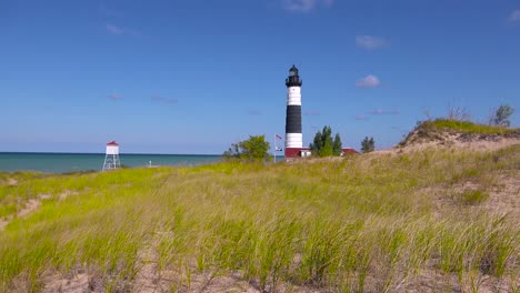 Der-Große-Sable-Point-Lighthouse-In-Der-Nähe-Von-Ludington-Michigan-Ist-Ein-Wunderschönes-Wahrzeichen-Der-Great-Lakes-2