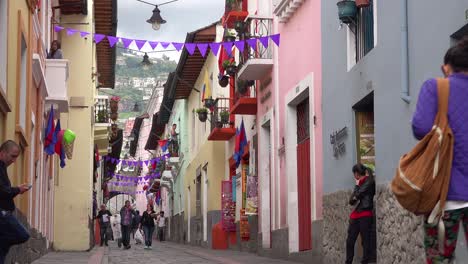 Establishing-shot-of-the-La-Mariscal-tourist-district-in-Quito-Ecuador-1