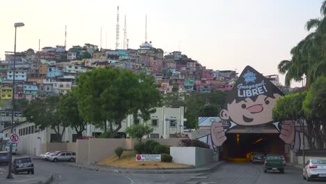 Favela-Armenviertel-Slumviertel-In-Guayaquil-Ecuador