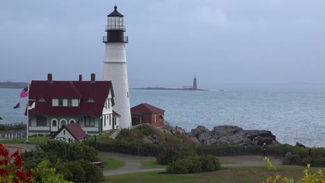 Establishing-shot-of-the-Portland-Head-Lighthouse-in-Portland-Maine