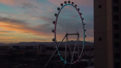 Das-High-Roller-Riesenrad-In-Der-Innenstadt-Von-Las-Vegas-Bei-Nacht