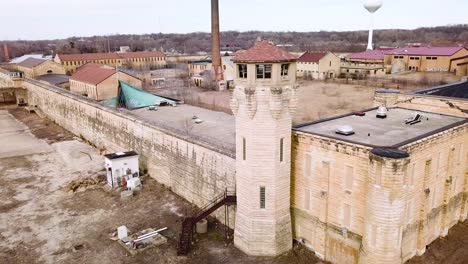 Antenne-Des-Verlassenen-Und-Verlassenen-Joliet-Gefängnisses-Oder-Gefängnisses-Eine-Historische-Stätte-Seit-Dem-Bau-In-Den-1880er-Jahren-11