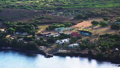 Hochwinkelaufnahme-Der-Siedlung-Kalaupapa-Auf-Der-Insel-Molokai-Hawaii-1