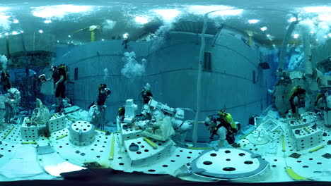 Astronauts-Train-For-Weightlessness-In-A-Pool-At-Nasa-Johnson-Space-Center-4