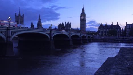 Dusk-shot-of-the-River-Thames-with-Big-Ben-Parliament-and-Westminster-Abbey-distant-2