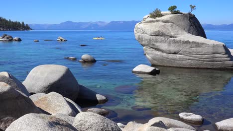 A-beautiful-establishing-shot-of-Lake-Tahoe-2