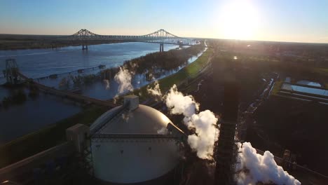 Aerial-over-an-industrial-aluminum-manufacturing-plant-along-the-Mississippi-River-1