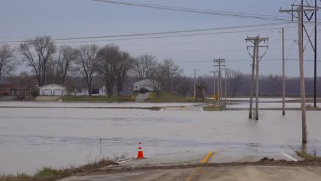 Las-Inundaciones-Arrasan-Una-Carretera-Durante-Las-Intensas-Tormentas-En-Missouri-En-2016