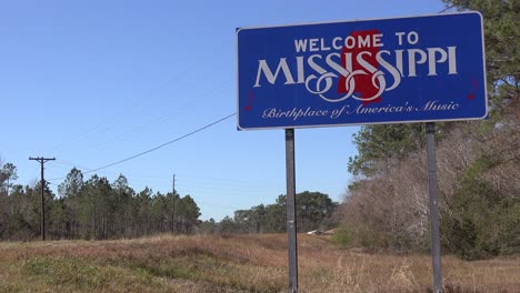 Ein-Schild-Begrüßt-Reisende-Nach-Mississippi