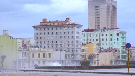 The-waterfront-promenade-of-the-Malecon-in-Havana-Cuba-takes-a-beating-during-a-huge-winter-storm-6