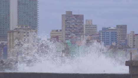 The-waterfront-promenade-of-the-Malecon-in-Havana-Cuba-takes-a-beating-during-a-huge-winter-storm-14